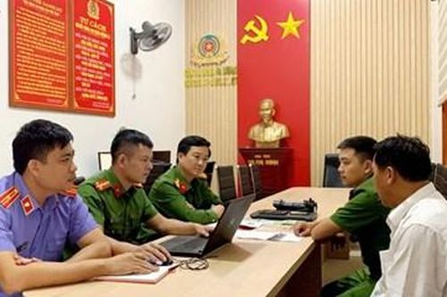 Bắt 2 đối tượng giả danh Nhà báo cưỡng đoạt tài sản ở Nghệ An