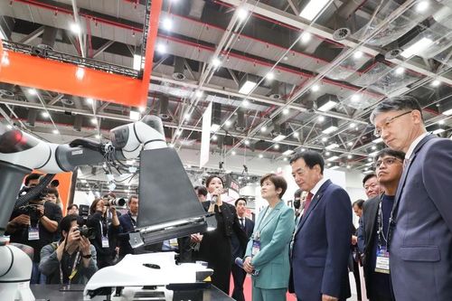 FIX 2024: Ký kết hàng loạt các hợp đồng trị giá lên tới 160 triệu USD