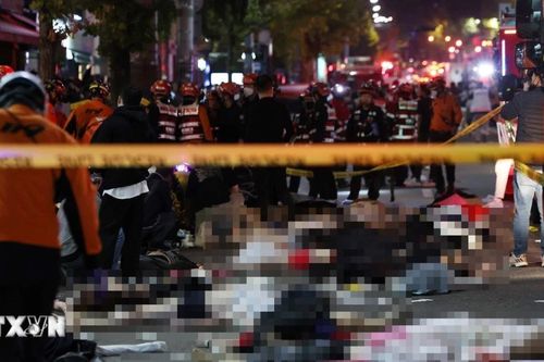 Quốc hội Hàn Quốc tưởng niệm 2 năm ngày xảy ra thảm kịch giẫm đạp Itaewon
