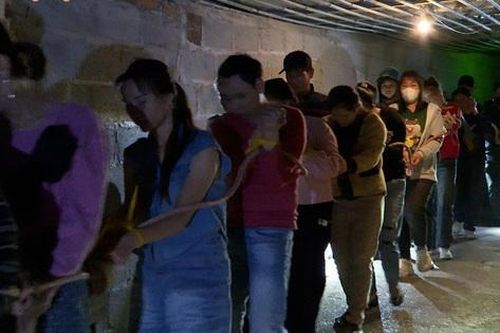 Bí mật bên trong đường hầm dài trên 300m
