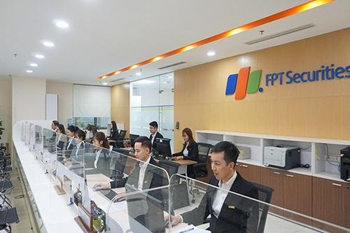 Chứng khoán FPT miễn nhiệm một kiểm toán nội bộ