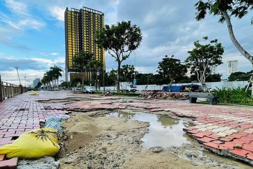 Vỉa hè đường Như Nguyệt bị sóng đánh tan nát, Đà Nẵng xử lý thế nào?