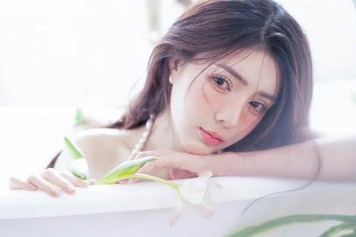 3 hotgirl Việt sở hữu tên độc lạ, nổi đình nổi đám một thời giờ ra sao?
