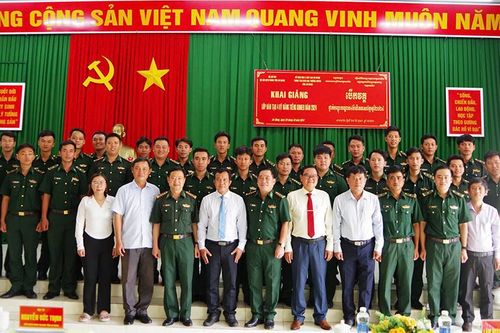 Khai giảng lớp đào tạo kỹ năng tiếng Khmer cho cán bộ biên phòng