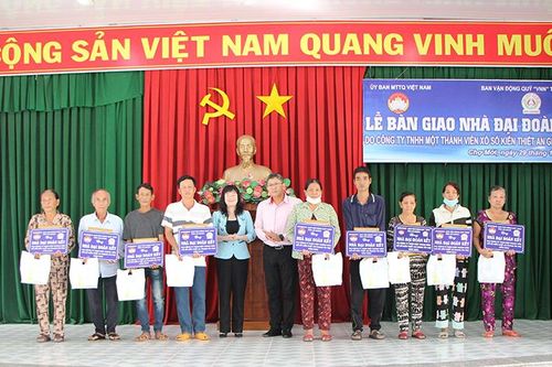 Công ty TNHH MTV Xổ số Kiến thiết An Giang tài trợ 2,5 tỷ đồng cất 50 nhà Đại đoàn kết tại huyện Chợ Mới