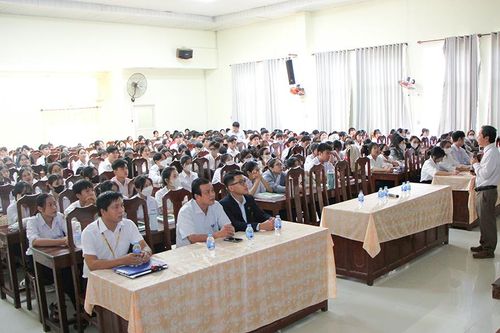 Trên 200 giảng viên, sinh viên tập huấn nhận diện và xử trí bệnh nhân đột quỵ