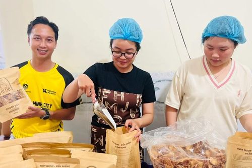 Sản phẩm đặc trưng địa phương sẵn sàng cho Tuần lễ Hoa dã quỳ-Núi lửa Chư Đang Ya