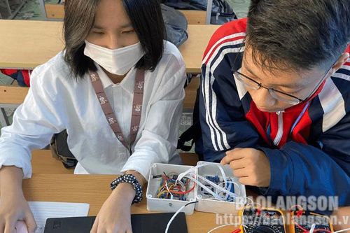 Thiết bị phát hiện và ngăn chặn hút thuốc: Góp phần làm giảm tình trạng hút thuốc trong trường học