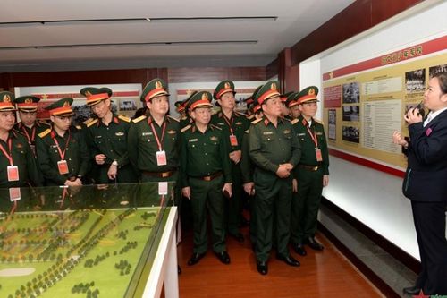 'Kế thừa hữu nghị, chung tay tiến lên'