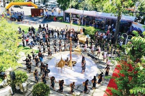 Ứng dụng nghiên cứu khoa học và công nghệ số trong phát triển du lịch
