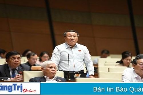Các đại biểu Quốc hội tỉnh Quảng Trị: Hà Sỹ Đồng, Hoàng Đức Thắng tiếp tục đóng góp nhiều ý kiến quan trọng tại phiên thảo luận dự thảo luật
