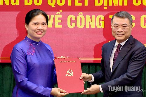 Bộ Chính trị điều động, chỉ định đồng chí Hà Thị Nga giữ chức vụ Bí thư Tỉnh ủy Tuyên Quang