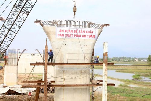'Bứt tốc' trên những dự án trọng điểm