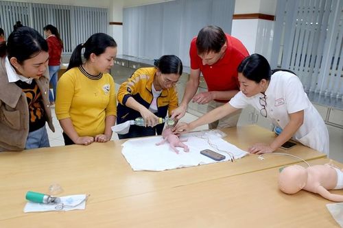 Hồi sức nhi sơ sinh theo tiêu chuẩn châu Âu