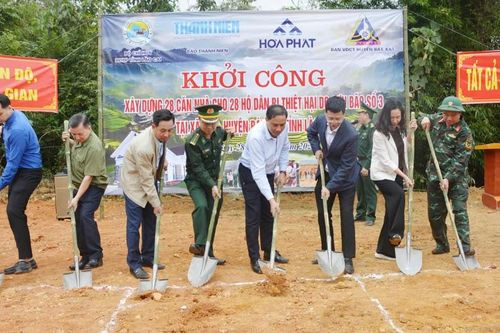 Tập đoàn Hòa Phát tài trợ 10 tỷ đồng cho bà con Lào Cai tái thiết sau bão số 3