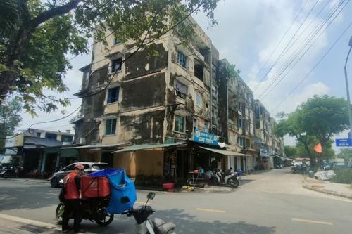 Cưỡng chế di dời nhiều hộ dân ở khu chung cư chờ sập giữa trung tâm TP Huế