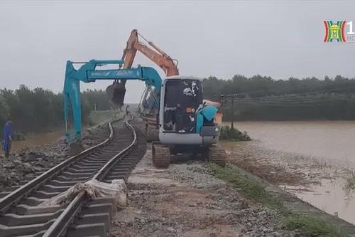 Khẩn trương khắc phục sạt lở đường sắt ở Quảng Trị