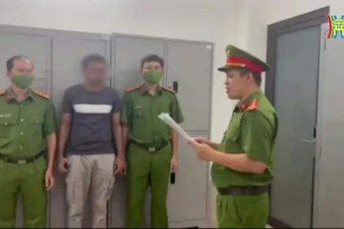 Phát hiện vụ vận chuyển trái phép 700 viên kim cương