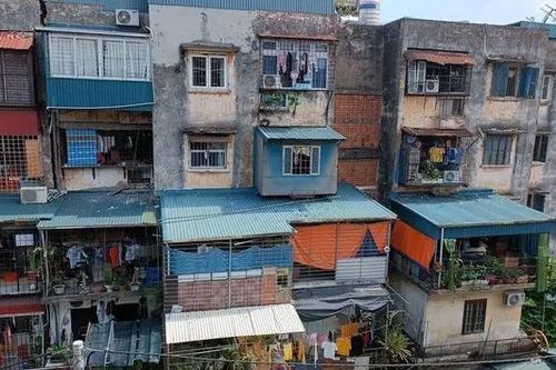 Giá nhà tập thể cũ Hà Nội rao bán trên 100 triệu/m2