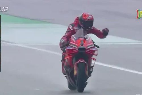 Francesco Bagnaia giành chiến thắng tại GP Thái Lan