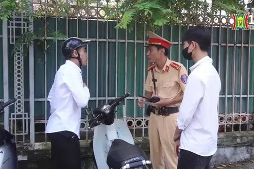 Kiên quyết xử lý học sinh vi phạm luật giao thông