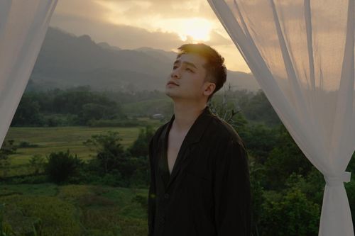 Nhạc sĩ Hà Anh ra MV sau chia tay 'chị đẹp' Dương Hoàng Yến