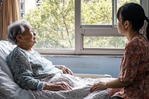 Trước khi mất, mẹ vẫn minh mẫn lo liệu ổn thỏa cuộc đời tôi, khiến con rể cũng phải tâm phục khẩu phục