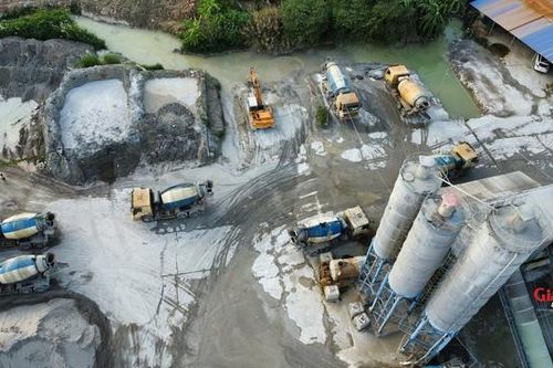 Trạm trộn bê tông ở Hoài Đức (Hà Nội) xả thải gây ô nhiễm môi trường: Đã cắt điện nhưng vẫn tiếp tục hoạt động