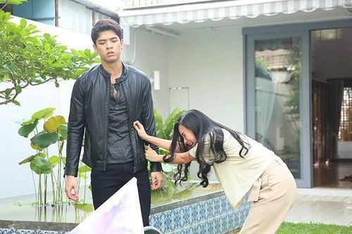 Gặp lại chồng cũ nhìn rất lam lũ, tôi chê cười rồi bật khóc khi anh tiết lộ một điều