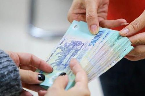 Tin tối 29/10: Trường đại học đầu tiên công bố mức thưởng Tết Nguyên đán 2025; Mưa lớn ở miền Trung còn kéo dài đến khi nào?