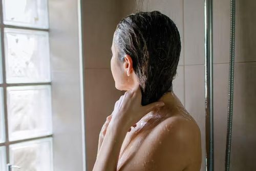 3 dấu hiệu cho thấy cách chăm sóc tóc của bạn chưa đúng