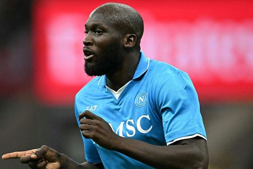 Lukaku và McTominay đưa Napoli lên đỉnh Serie A