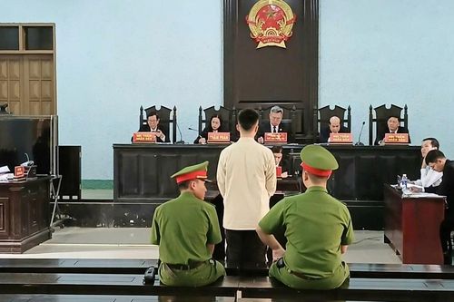 Dùng kéo đâm người khác, nam thanh niên lĩnh 5 năm tù
