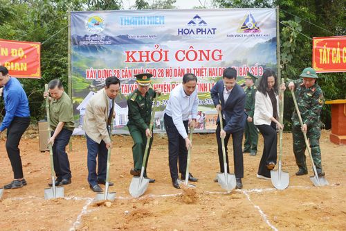 Tập đoàn Hòa Phát tài trợ 10 tỷ đồng cho người dân Lào Cai tái thiết sau bão số 3
