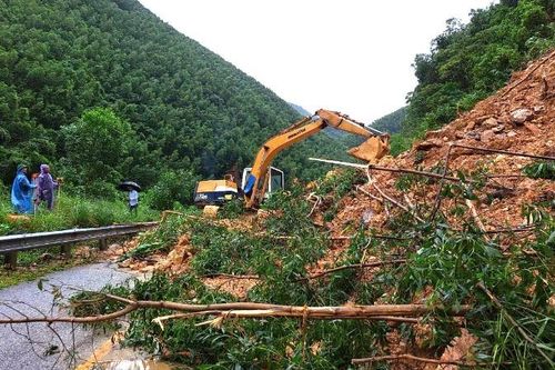 Quảng Bình nỗ lực thông các tuyến đường để bảo đảm giao thông