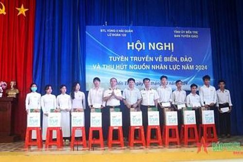 Lữ đoàn 125 (Vùng 2 Hải quân) tuyên truyền biển, đảo tại Sóc Trăng