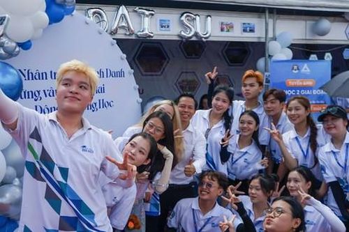 Trường ĐH Văn hiến trao hơn 30 tỷ đồng học bổng cho sinh viên