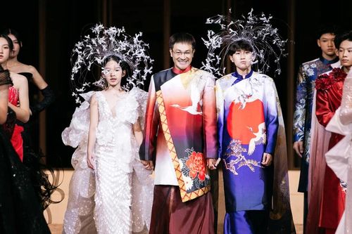 Người mẫu Việt trình diễn thời trang ấn tượng tại Nhật Bản