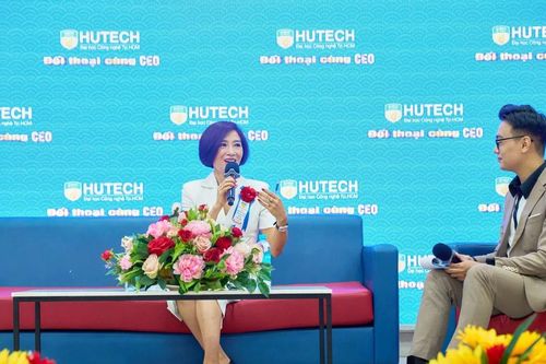 Hàng trăm sinh viên được định hướng xây dựng thương hiệu cá nhân