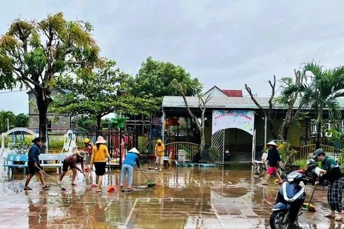 Thầy và trò vực dậy sau lũ