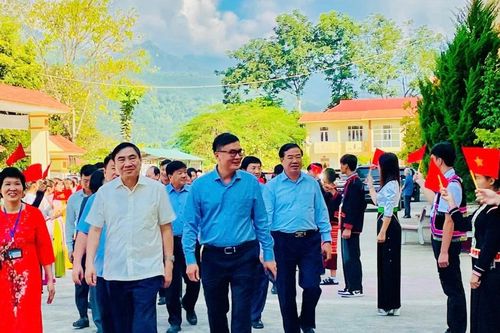 Bí thư Tỉnh ủy Điện Biên kiểm tra công tác triển khai cho năm học mới