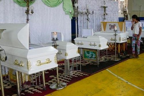 Lở đất do bão Trami ở Philippines: 'Tìm thấy thi thể vợ và 4 con tôi ôm nhau'