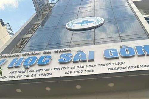 Bác sĩ 'vẽ bệnh, moi tiền' ngay trên bàn mổ