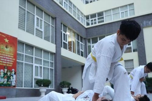 Sân chơi của học viên áo lính