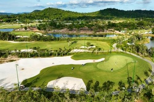 Chiêm ngưỡng sân golf đẹp bậc nhất Phú Quốc - Eschuri Vung Bau Golf