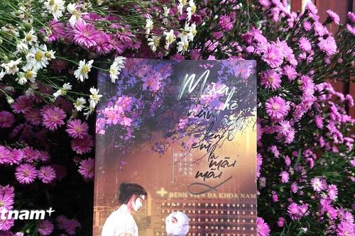 Tiểu thuyết xúc động lấy cảm hứng về tình yêu, tình người trong đại dịch