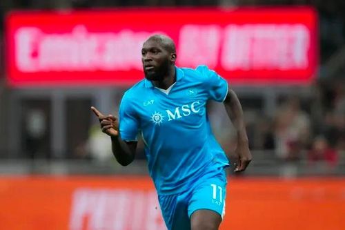 Lukaku lập đại công đưa Napoli lên đỉnh Serie A