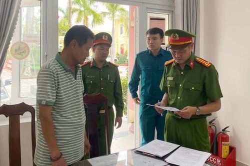 Bắt nguyên Phó giám đốc ngân hàng vay tiền của nhiều người rồi bỏ trốn