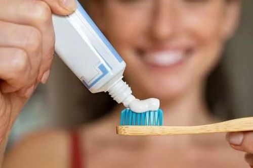 Bẩn đến mấy cũng không nên đánh răng vào thời điểm này