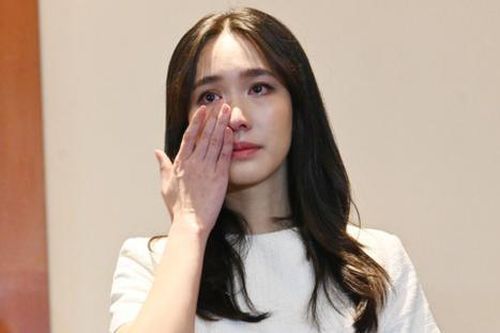 Diễn biến mới nhất của sự việc Á hậu bị bắt giữ vì liên quan đến vụ lừa đảo 300 tỷ đồng